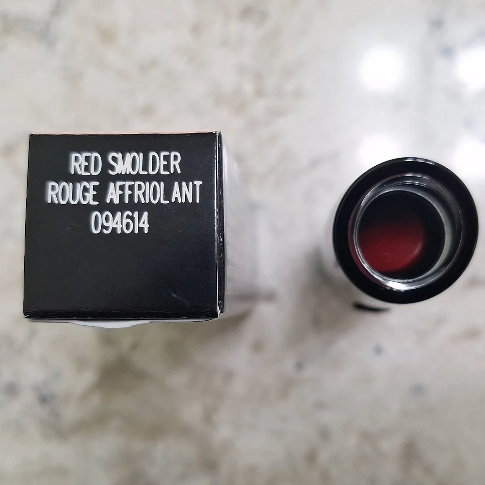 Mary Kay Gel Semi-Shine Lipstick Red Smolder Color NIB Red Long Lasting Lipstick